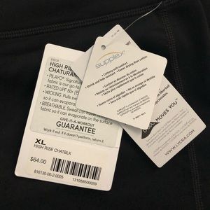 Athleta Pants - Nwt Athleta Chaturanga Capris in Black XL Athleta Pants - Nwt Athleta Chaturanga Capris in Black XL